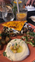 Nayeli's Pizza food
