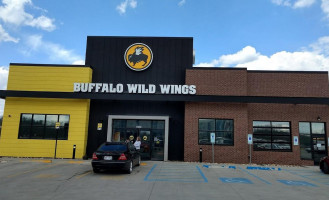 Buffalo Wild Wings outside