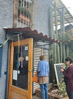 Sabeli outside