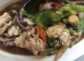 Kwan Thai Llc food