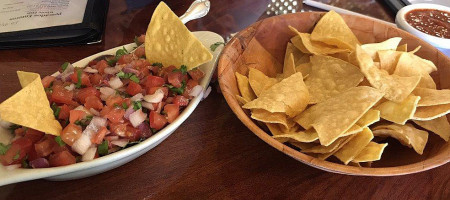 La Perla Del Pacifico food
