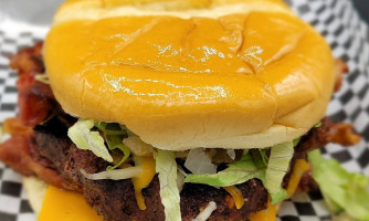 Tjs Backyard Bbq food