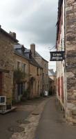 The Cat And Fiddle Pub outside