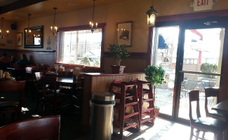 Red Run Grill inside