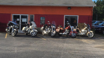 Paw Paw Brewing Company outside