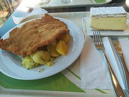Sea Dragon Lounge food