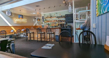 Nosh Eatery inside