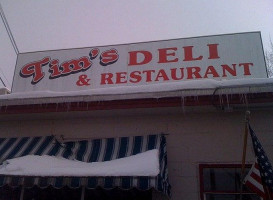 Tim's Deli outside