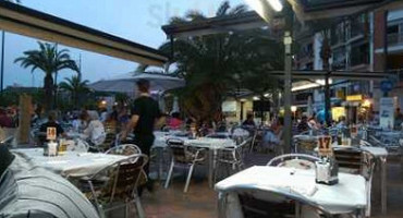 Nick's Bistro outside