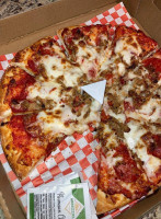 Mission Pizza food