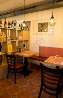 Bardog Tavern inside