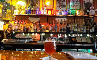 Pine Tree Supper Club Dentro