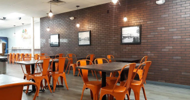 Ditty’s Pizza inside