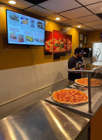 Angolino Pizza inside