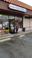 La Única Panadería outside