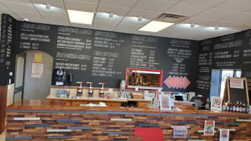 S.a.m. Que inside