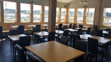 Sourdough Willy's Pizzeria inside