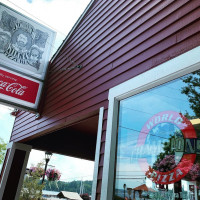 Sourdough Willy's Pizzeria outside