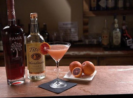 Toma Restaurant & Bar drink