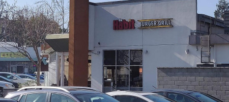 The Habit Burger Grill outside