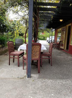 Sonoma Wine Shop La Bodega outside