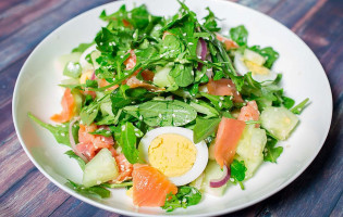 Bellini's Eatery food