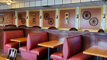7 Gerard Wood-fired Grill inside