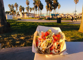 Venice Fish Taco outside