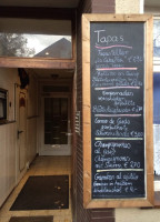Bordertown Deli outside