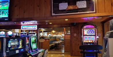 Bordertown Deli outside