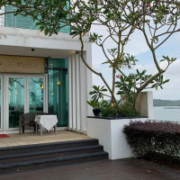 Booster Juice outside