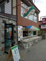 Corwin's Ice Cream outside