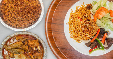 Khoa Hom Thai Food And Dessert Llc food