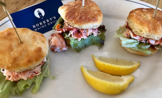 Robert's Maine Grill food