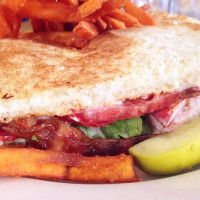 Robert's Maine Grill food
