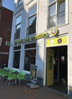 Cafe 606 outside