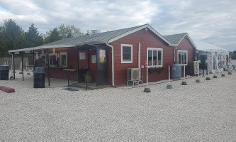 Evelyns Nanaquaket Drive In Incorporated outside