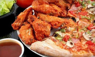 Manhattan Pizza food