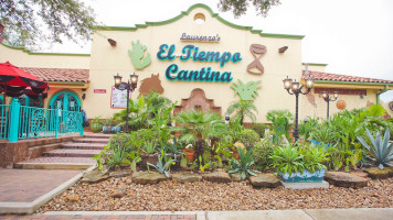 El Tiempo Cantina outside