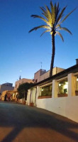 El Portal outside