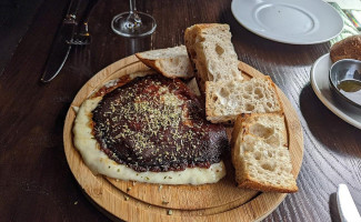 La Bodega food