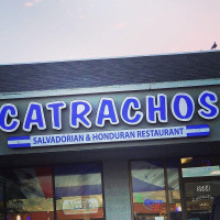 Catrachos outside