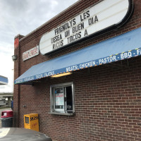 Carl's Jr. outside