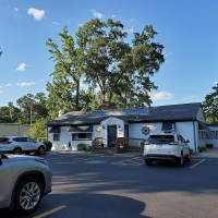 Tony Georges Seafood/italian outside