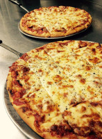 Pino's Pizza food
