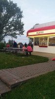 Bruster's Real Ice Cream outside