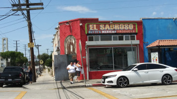 El Sabroso outside