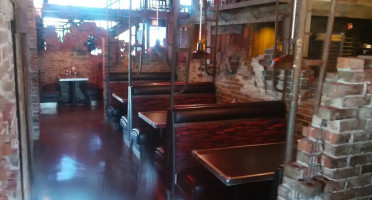 The Rock Wood Fired Pizza Wylie inside