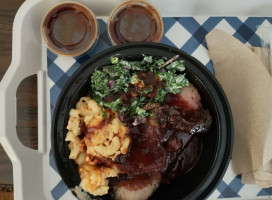 The Pit Bbq Grille And Catering On High Street food