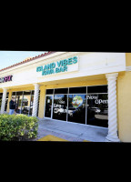 Island Vibes Kava Delray outside